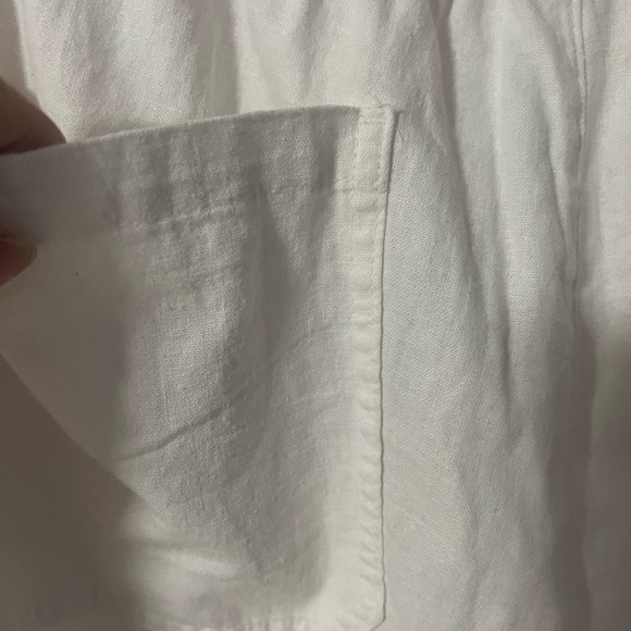 A pair of Old Navy NWT white shorts in 3X - Picture 6 of 7